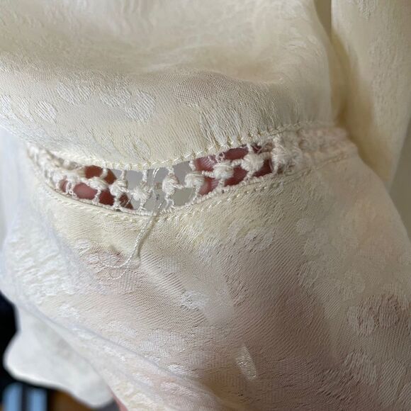 Astr Ivory sheer long sleeve sheer top Large - Picture 8 of 12